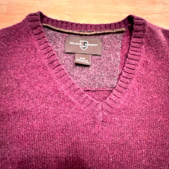 Mens Purple V-Neck 80% Lambswool Elbow Patch Sweater Medium brand Black Brown - Picture 2 of 5